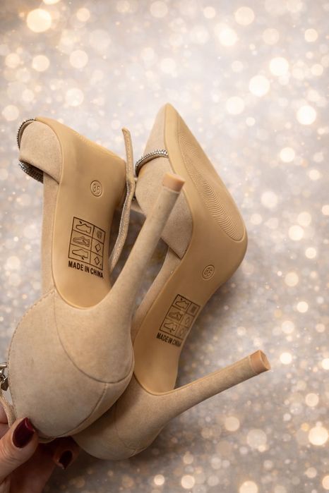 Чисто нови дамски обувки на висок ток