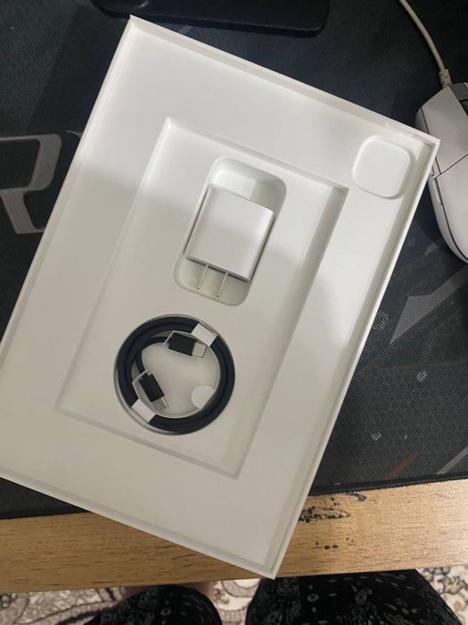 Ipad 11 pro М4 256 gb  wi-fi+sim obmen Macbook