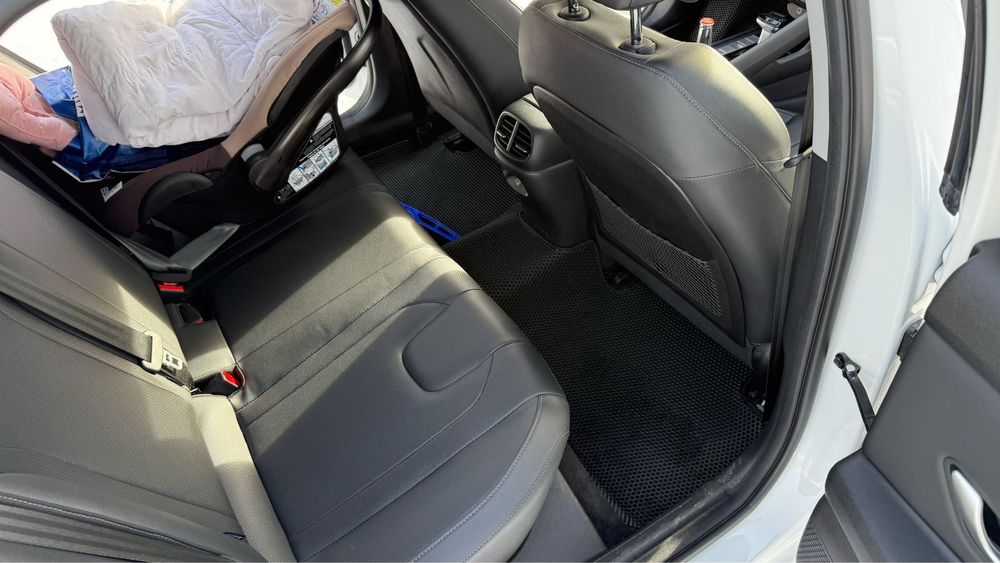 продам , новую машину