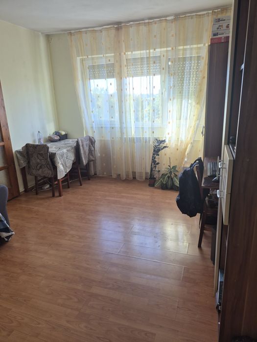 Vând apartament tip X cu 2 camere