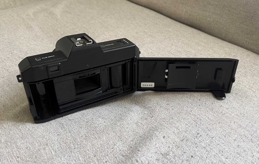 Aparat foto Naikei 1000-X vintage 35mm Focus Free cu motor drive