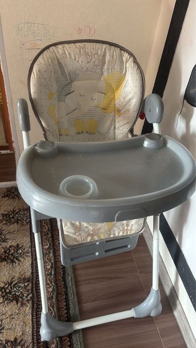 Детский стульчик для кормления