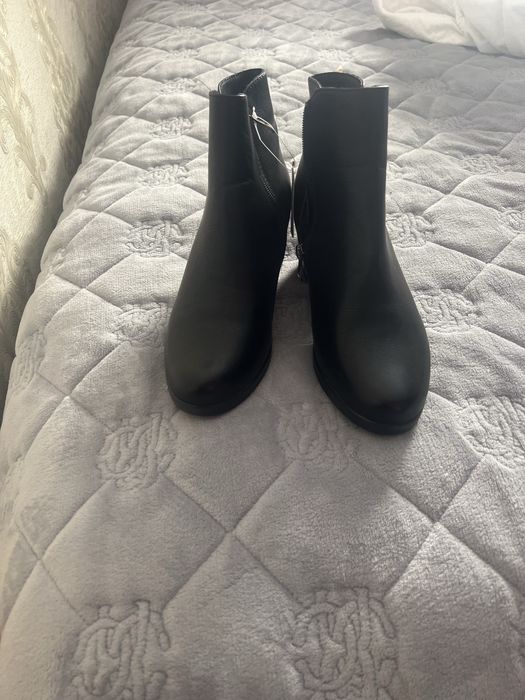 Продам сапожки кожанные