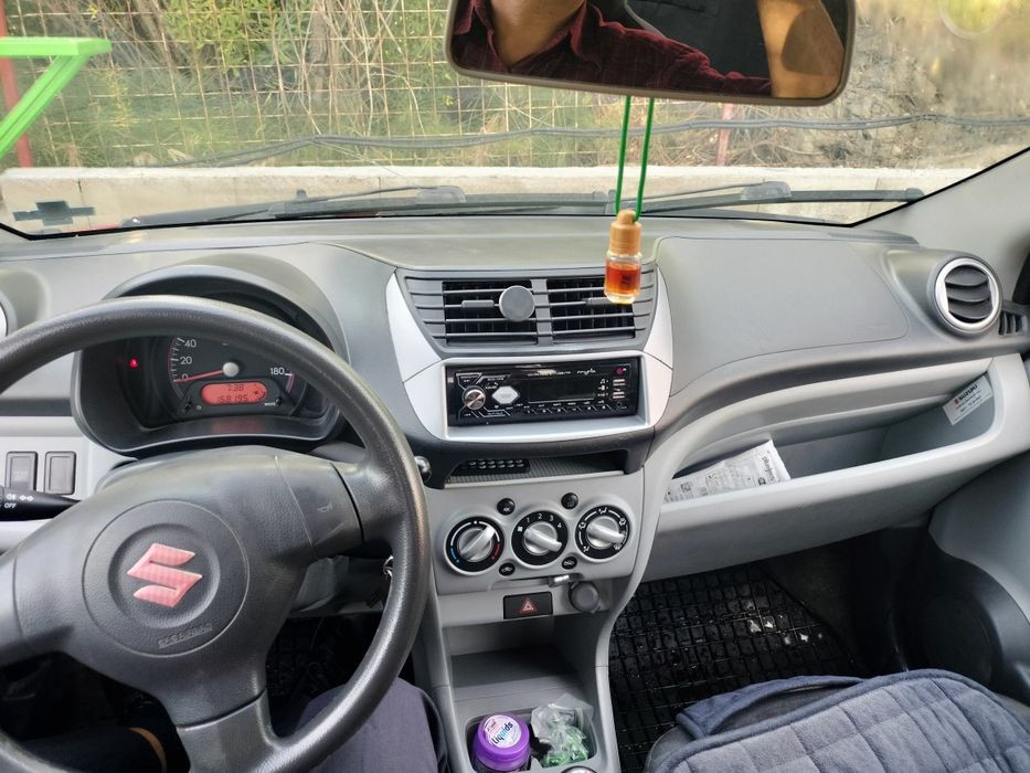 Vând Suzuki Alto an 2009 benzina motor 1000 cc