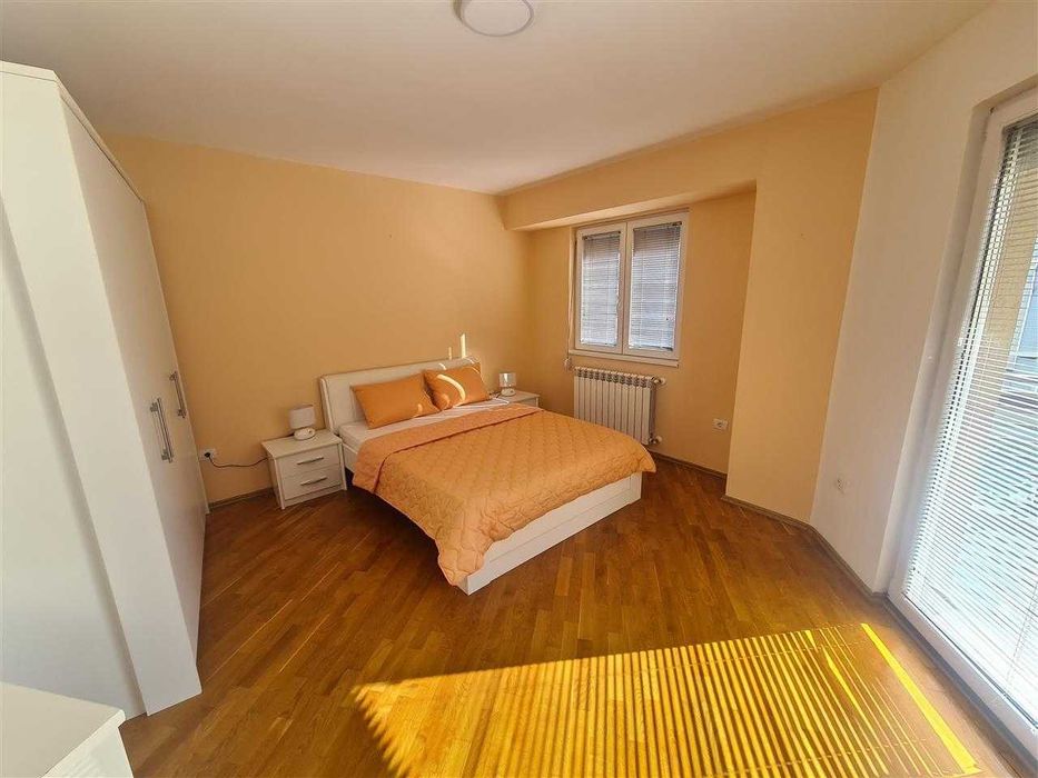 Дава се под наем Тристаен апартамент в София, Зона Б-5 - 90 кв.м за 714 € - Снимка #1