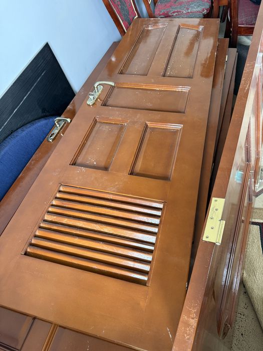 Продам деревянные( за 5 дверей 40к) двери 200*80