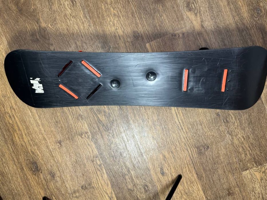 Продаю,детский сноуборд