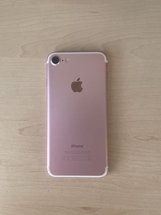 Продам айфон 7 ( на запчасти )