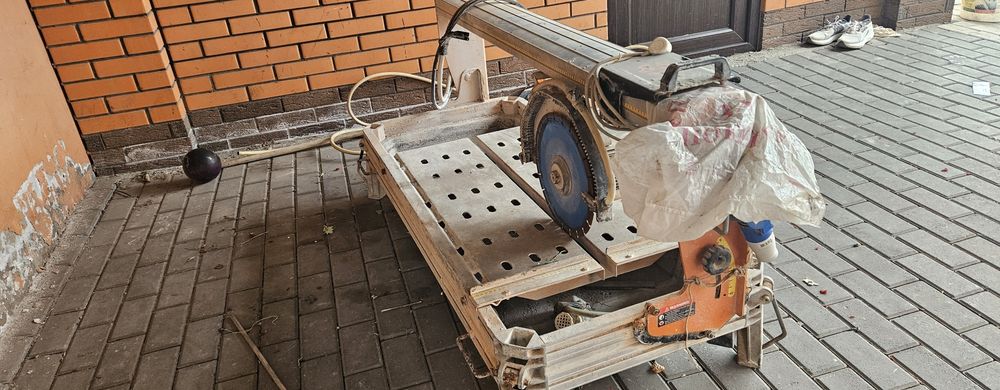 Кафель резко камень резка