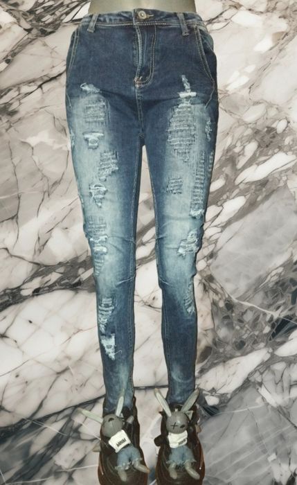 Дамски нови дънки по 20лв