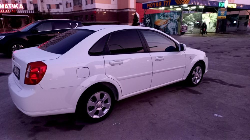 Шевролет Жентра.