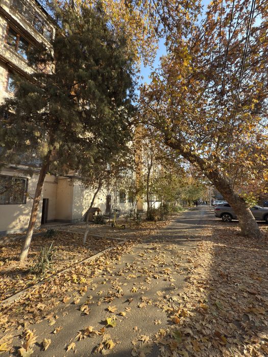 Продается 3хком в центре