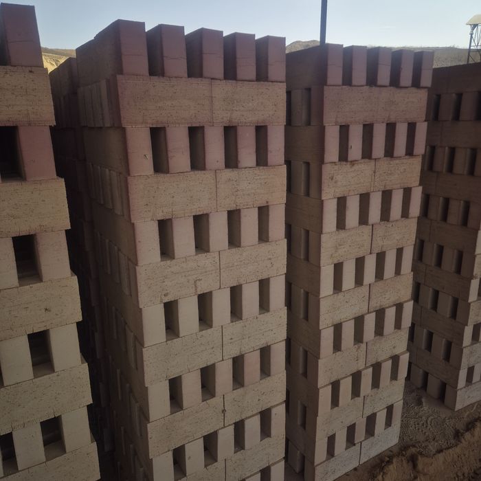 Кирпич,  красный кирпич