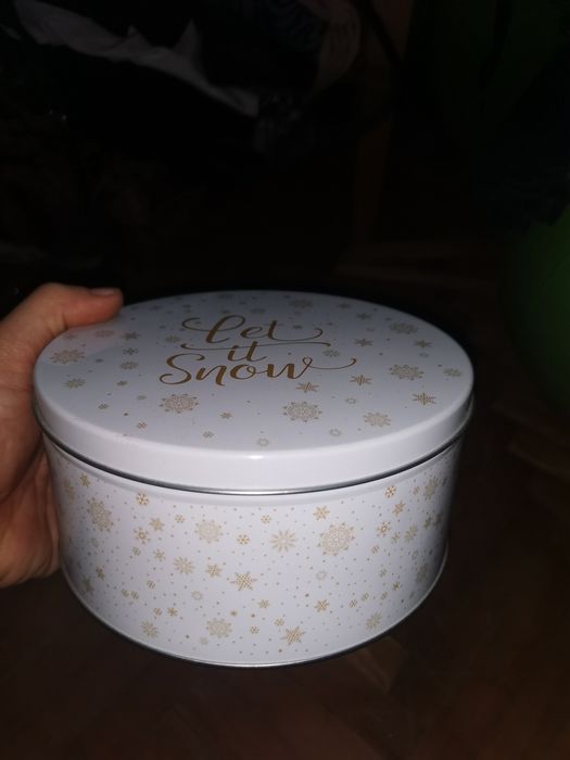 Cutia metal pentru prajituri, cadouri