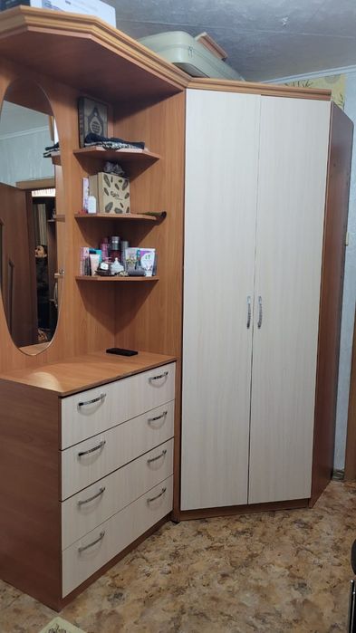 Продам стол трансформер и стол компьютерный