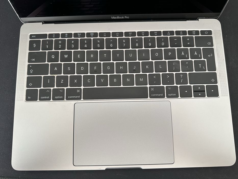 Macbook pro 13 inch 256gb