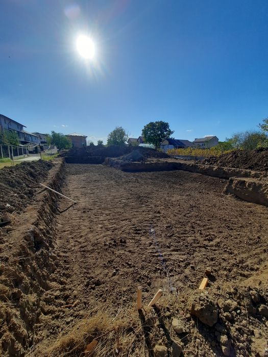 Buldoexcavator De Inchiriat