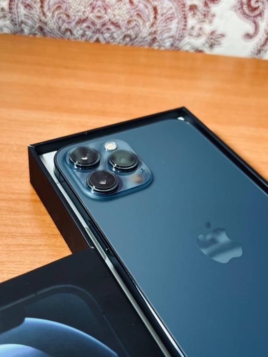 Продам Iphone 12 PRO MAX