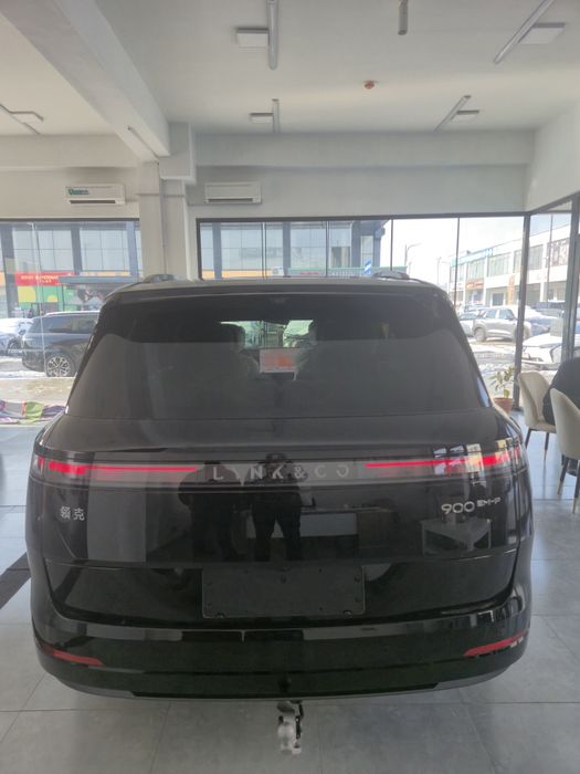 Lynk & Co 900 gibrid 2motor