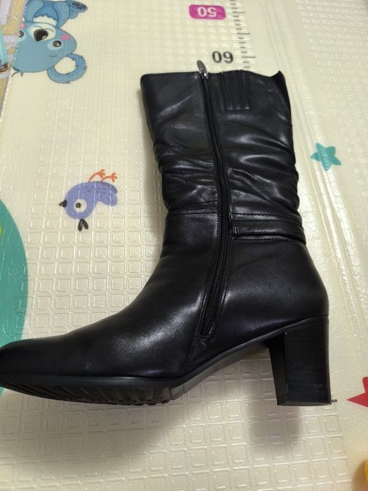 Продам кожаные сапоги