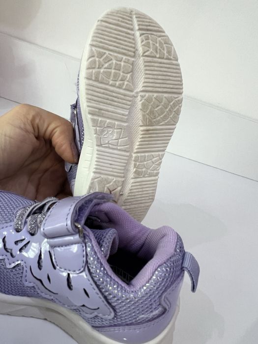 Маратонки 23 номер Sinsay