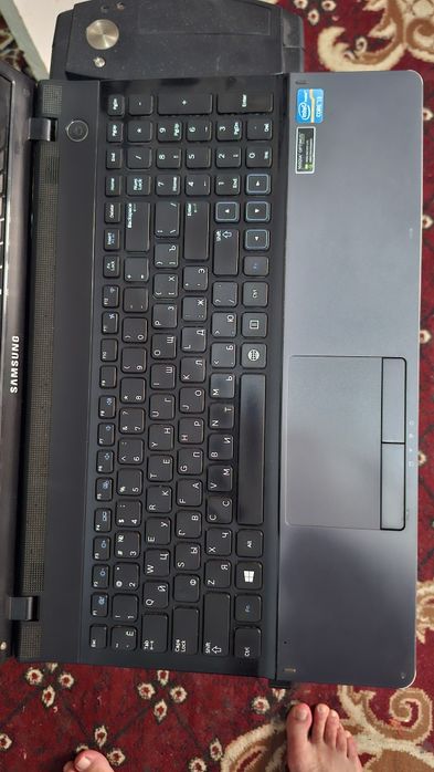 Ноутбук Samsung i3