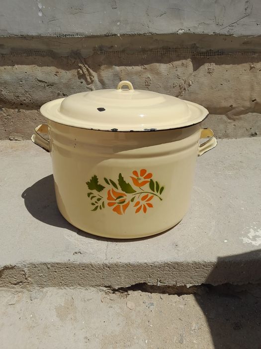 Продаётся кастрюля