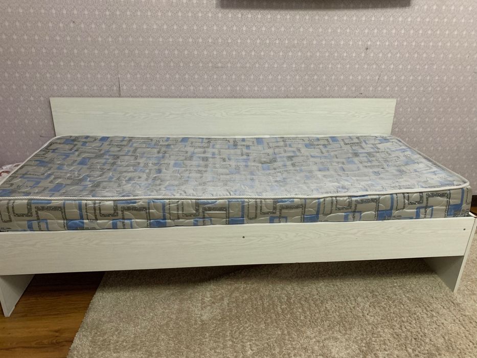Продаю кровать для спальни