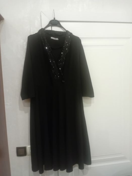 Платье женское ,