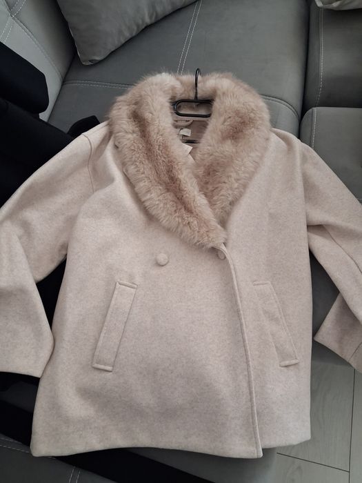 Елегантно преходно  палто и елек с каракул  Zara