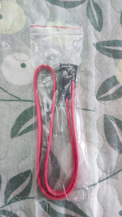 SATA-кабель. (Serial ATA).