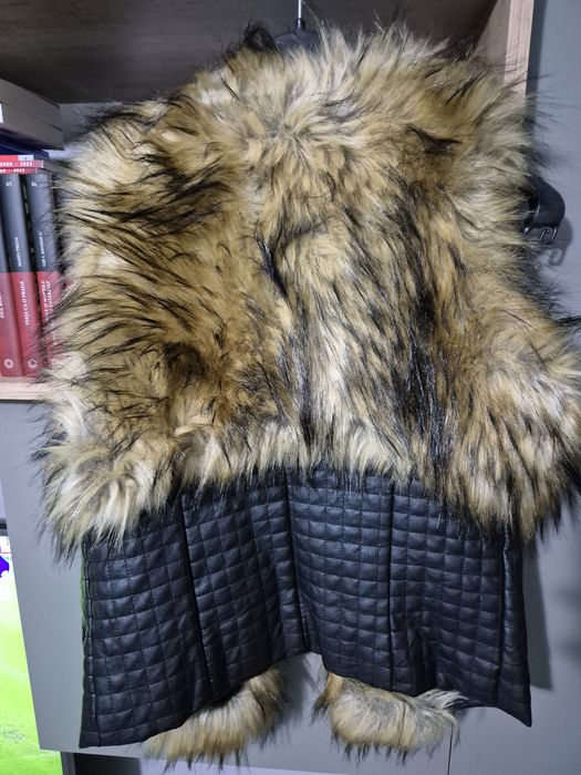 Vand vesta noua din blană