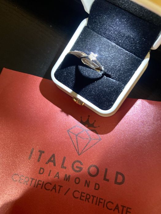 Изысканное кольцо из белого Итальянского золота