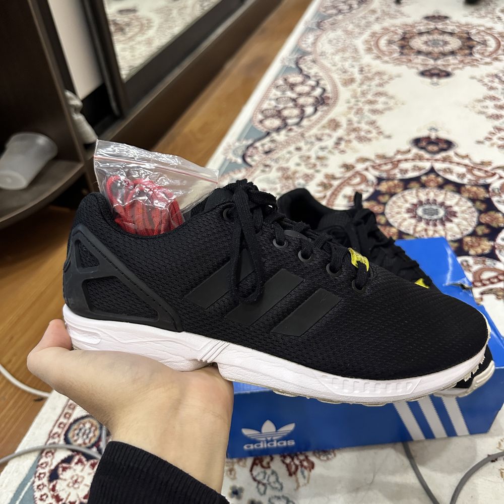 Adidas zx flux black lion best sale