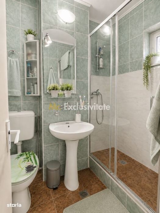De vânzare apartament 3 camere Arinului