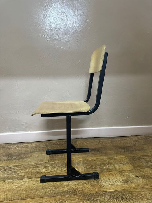 Продам стулья офисные