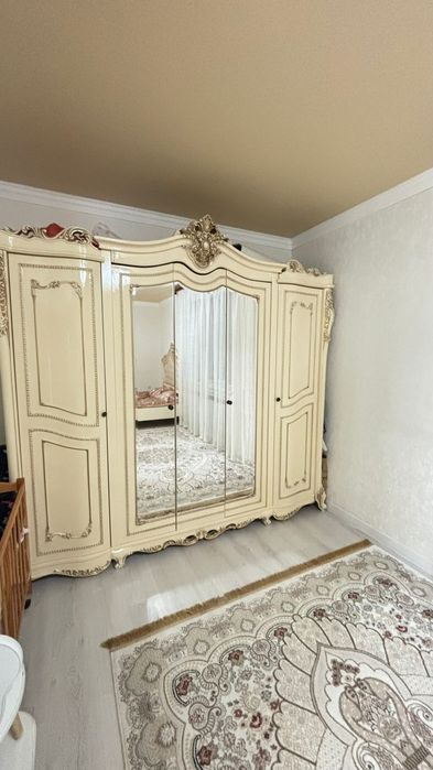 Продам спальный гарнитур
