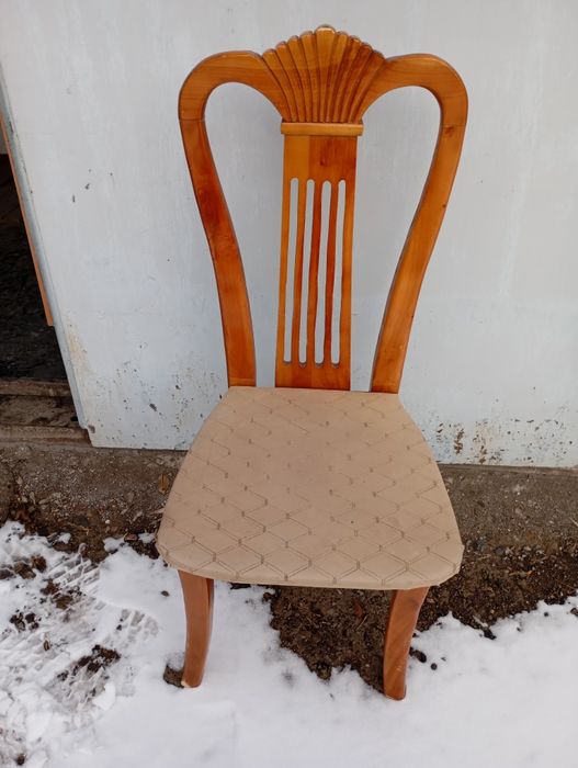 Продаю стулья под рестоврацию