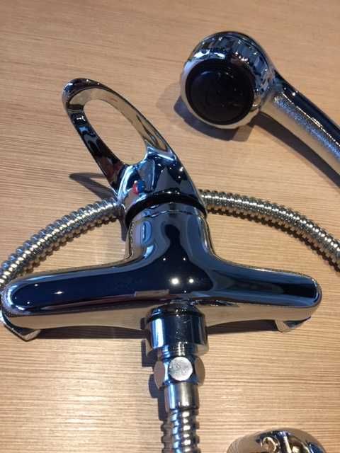 Смесители с керамична глава Ø40-стоящи,стенни,автом.,изтегл. се маркуч