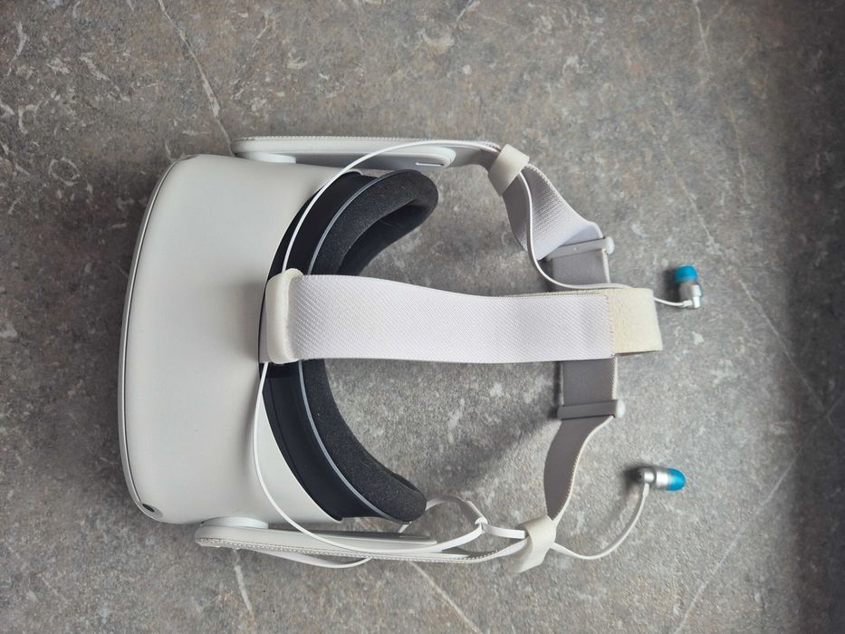 Oculus Meta Quest 2 + Husa originala + Casti Logitech VR