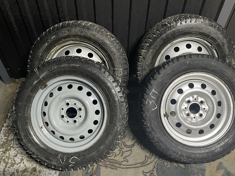 Продам зимние шины с дисками в идиале