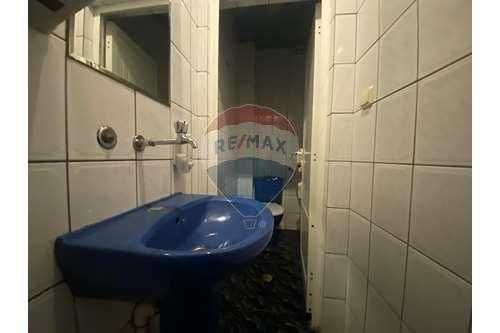 Дава се под наем Магазин в Шумен, Център - 94 кв.м за 1377 € - Снимка #6