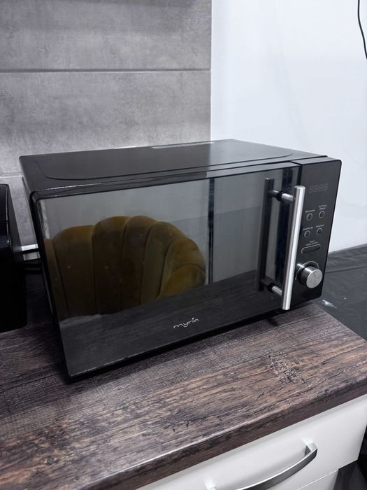 Cuptor microunde MYRIA MY4056BK, 20l, 700W, negru