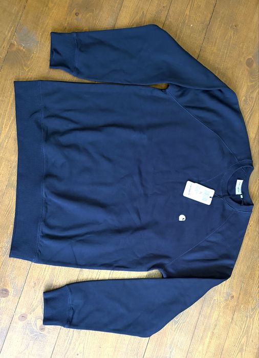 Суичъри и блузи на Carhartt.