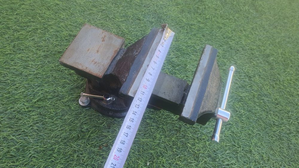 Новая тиска          .