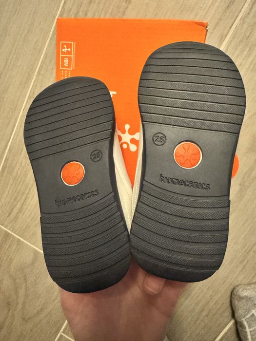 Papuci Biomecanics 25, noi