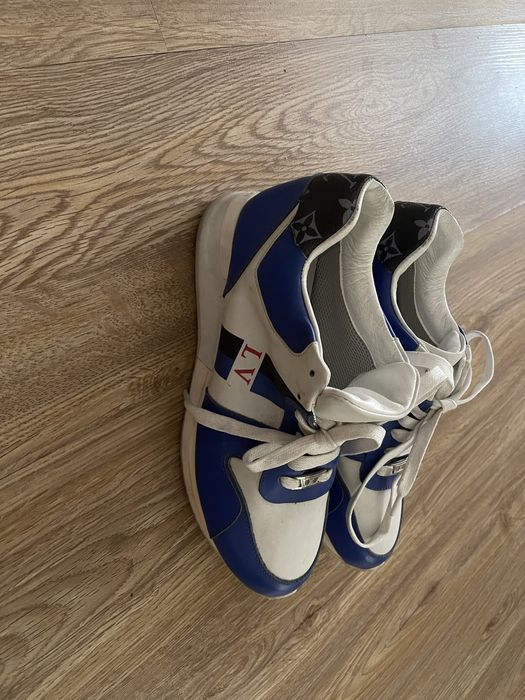 Продам новые женские кожаные кроссы LV