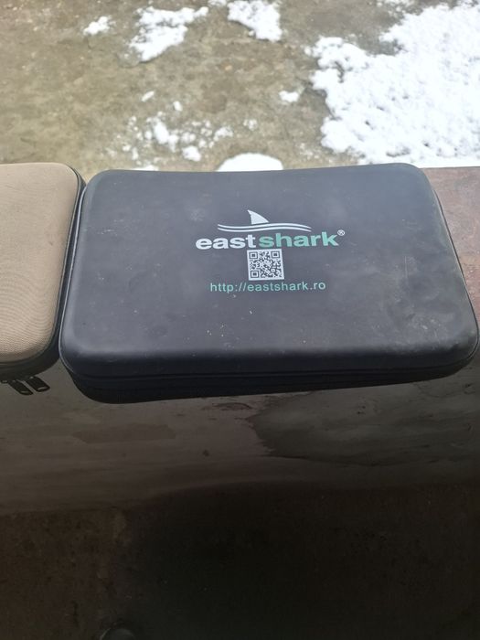 Vând echipament pescuit