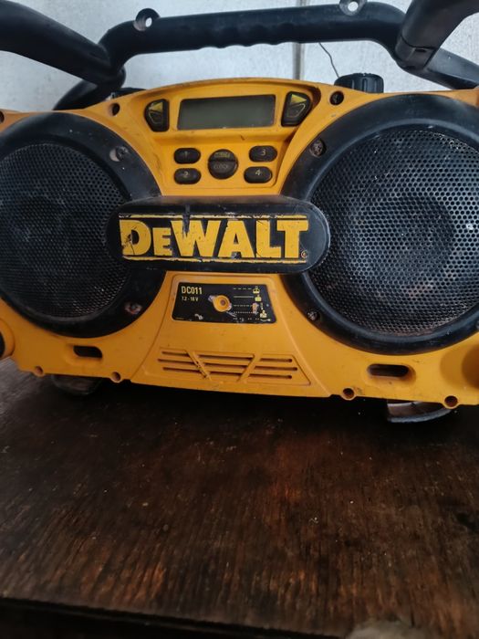 Радио Dewalt DC 011