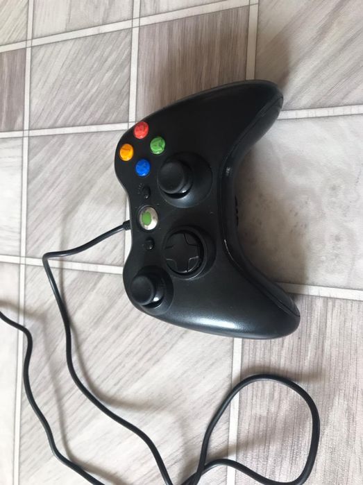 Продам приставка Xbox 360